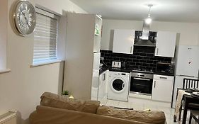 Beautiful Hoe Street Dream Ground Floor One Bedroom Apartment